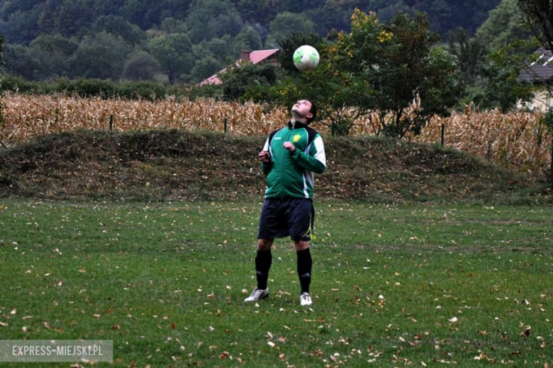 A - klasa: Cis Brzeźnica 3:1 (3:1) Inter Ożary