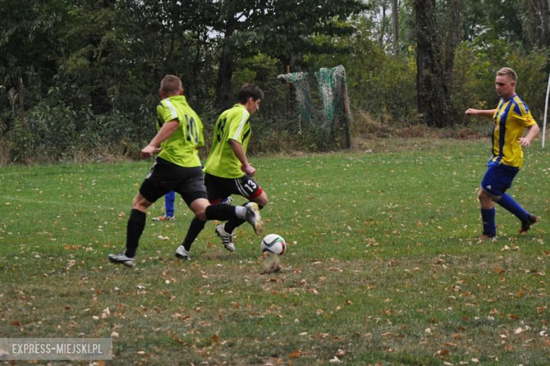 A - klasa: Cis Brzeźnica 3:1 (3:1) Inter Ożary