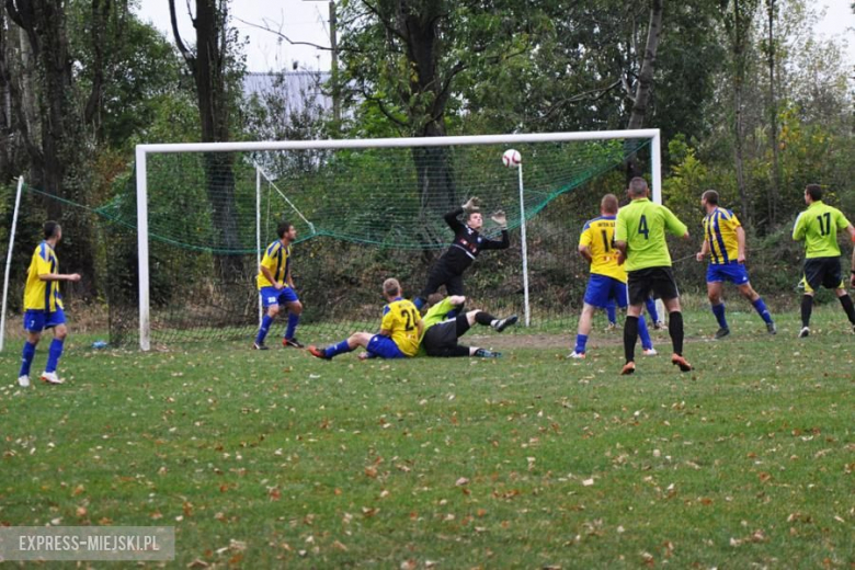 A - klasa: Cis Brzeźnica 3:1 (3:1) Inter Ożary