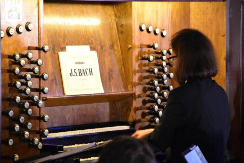 Koncert organowy w połączeniu z orkiestrą symfoniczną w bardzkiej bazylice