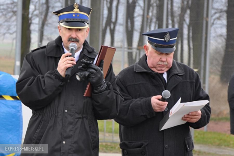 Oficjalne przekazanie nowego wozu strażakom-ochotnikom z Budzowa