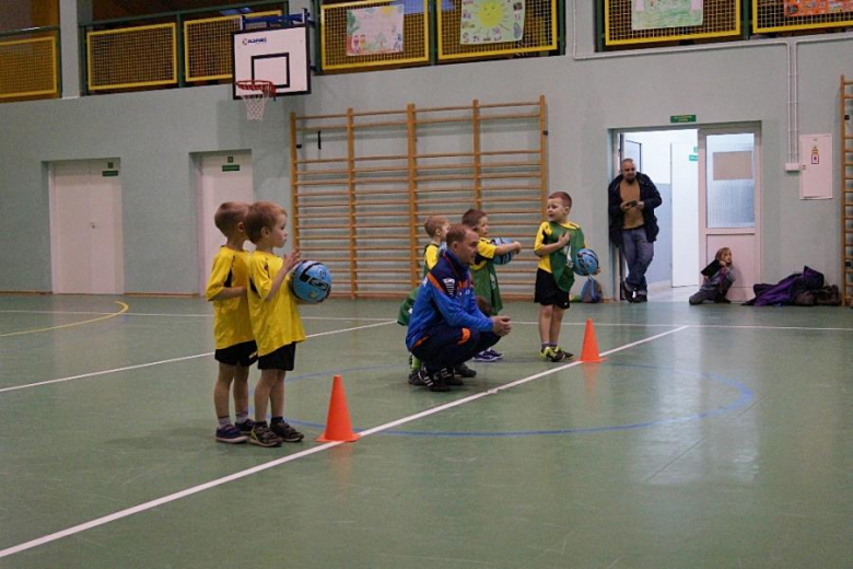 Pierwsze zajęcia i spotkanie ze św. Mikołajem w Akademii Piłkarskiej „GOAL”