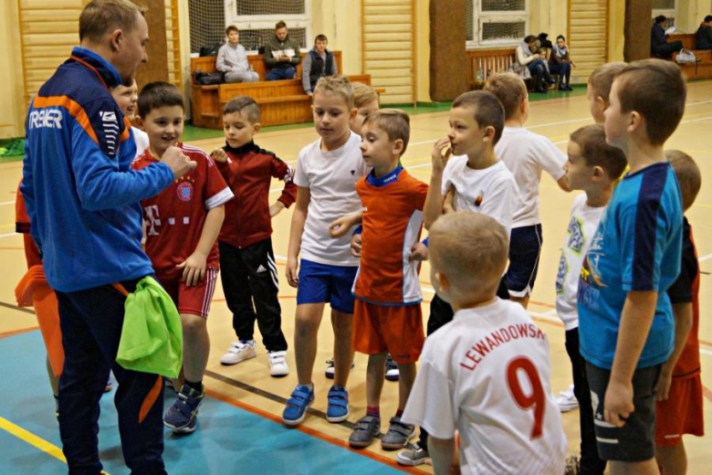 Pierwsze zajęcia i spotkanie ze św. Mikołajem w Akademii Piłkarskiej „GOAL”