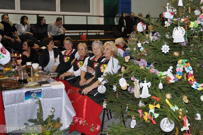 X Przegląd Tradycji i Zwyczajów Wigilijnych Przy Wigilijnym Stole w Ciepłowodach