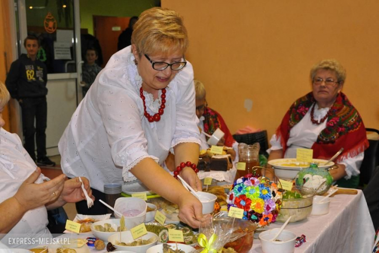 X Przegląd Tradycji i Zwyczajów Wigilijnych Przy Wigilijnym Stole w Ciepłowodach