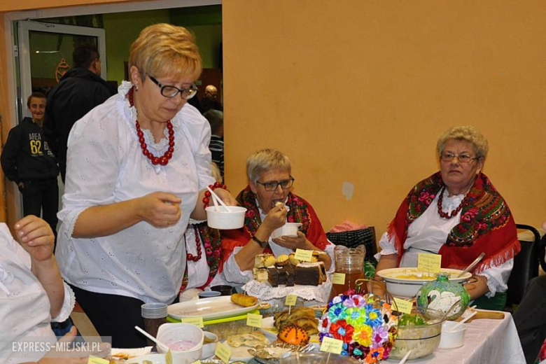 X Przegląd Tradycji i Zwyczajów Wigilijnych Przy Wigilijnym Stole w Ciepłowodach