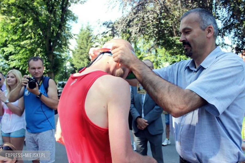 Pierwszy z trzech biegów w ramach cyklu pn. Grand Prix Ziemi Ząbkowickiej 3xZ. W niedzielę prawie 150 biegaczy wystartowało w Ziębicach