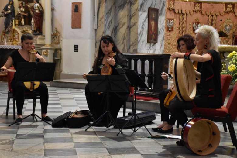 Bardzkie Lato Organowe: koncert Mariusza Rysia i zespołu Reborn