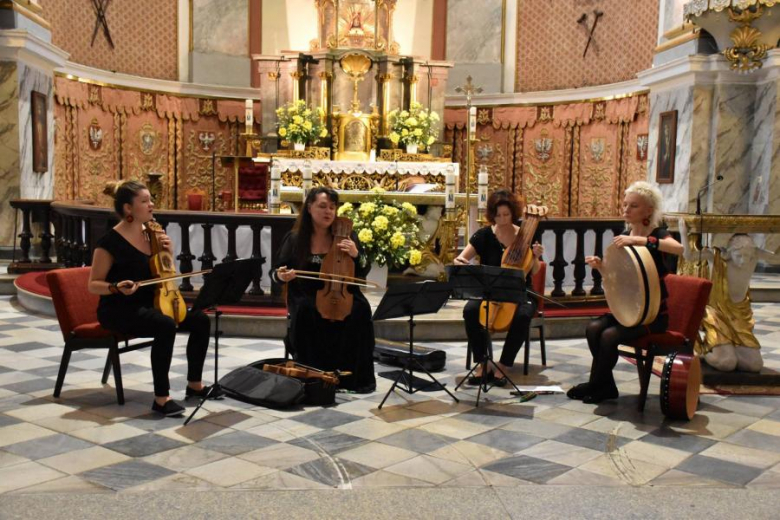 Bardzkie Lato Organowe: koncert Mariusza Rysia i zespołu Reborn