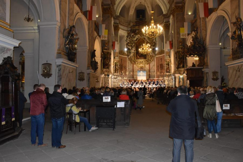 Koncert Thomasa E. Corneliusa i Zespołu Pieśni i Tańca Śląsk