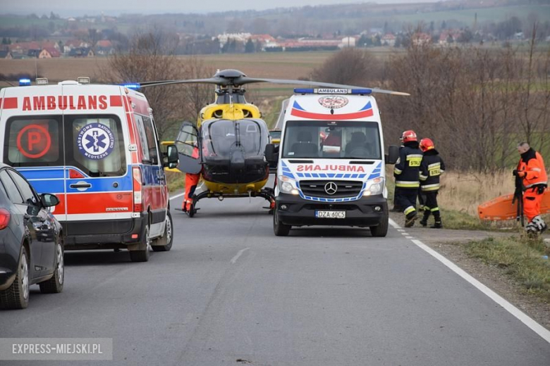 Poważny wypadek przed Ciepłowodami. Dachowało Audi. Interweniował helikopter LPR