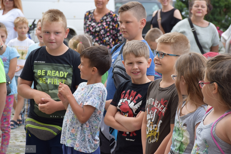 Warsztaty, nauka tańca i zabawy dla dzieci prowadzone przez Stowarzyszenie Animatorów Kultury zainaugurowały tegoroczne obchody Dni i Nocy Krzywej Wieży