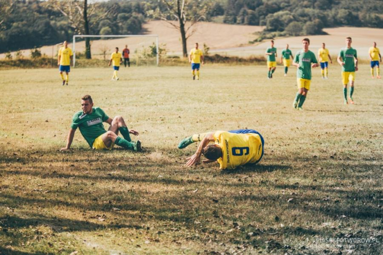 B-klasa: Piasek Potworów 2:3 (2:1) Hutnik Szczytna