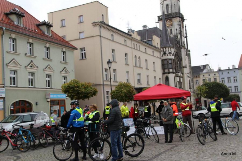 Kampania pod hasłem „1,5 metra szacunku na drodze” w Ząbkowicach Śląskich