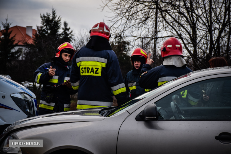 Fiat najechał na tył Skody. Kolizja na krajowej ósemce w Ząbkowicach Śląskich