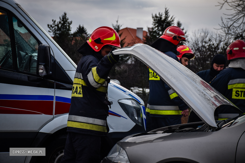 Fiat najechał na tył Skody. Kolizja na krajowej ósemce w Ząbkowicach Śląskich