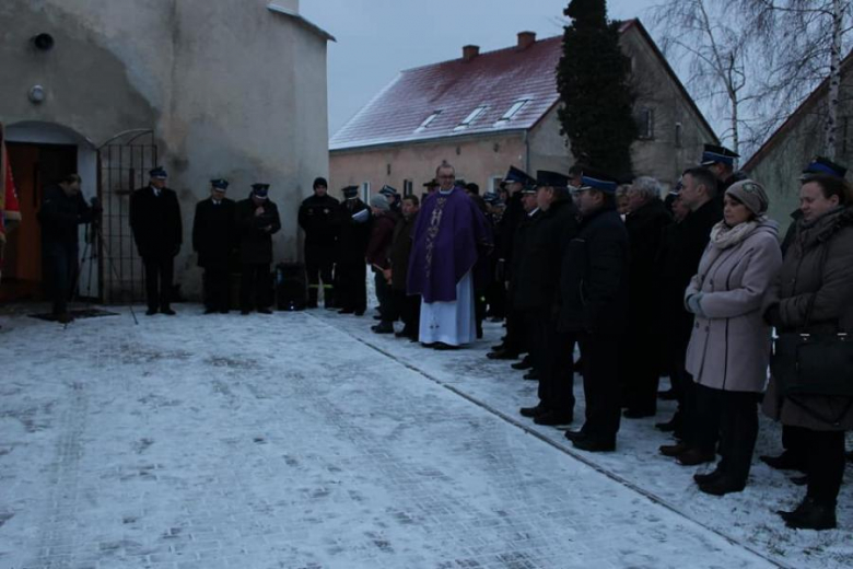 Przekazanie wozu strażackiego druhom z OSP Grodziszcze