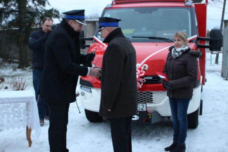 Przekazanie wozu strażackiego druhom z OSP Grodziszcze