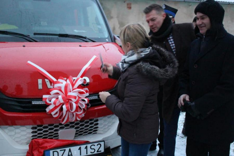 Przekazanie wozu strażackiego druhom z OSP Grodziszcze