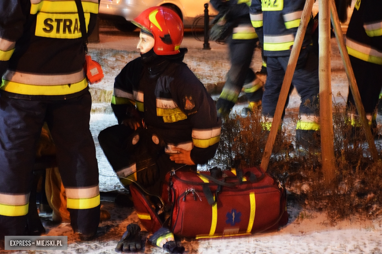 Zadymienie w mieszkaniu. Lokatorzy zostawili na gazie potrawę i zasnęli