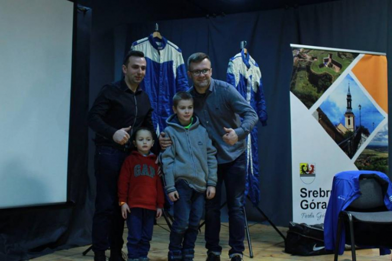 Załoga rajdowa odwiedziła srebrnogórską młodzież