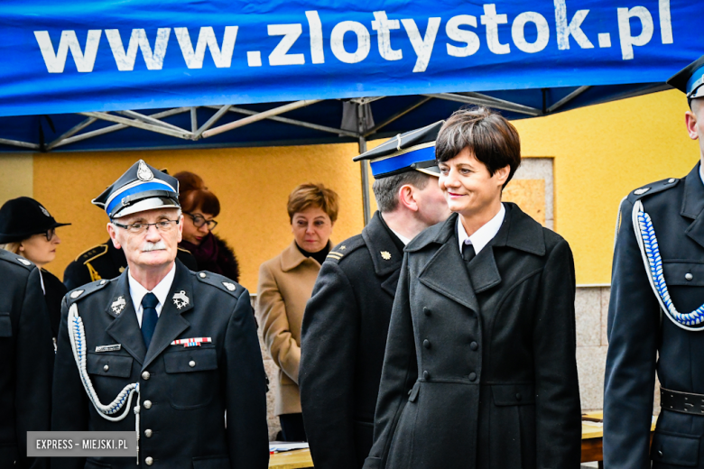 Oficjalne przekazanie nowego wozu strażakom-ochotnikom ze Złotego Stoku