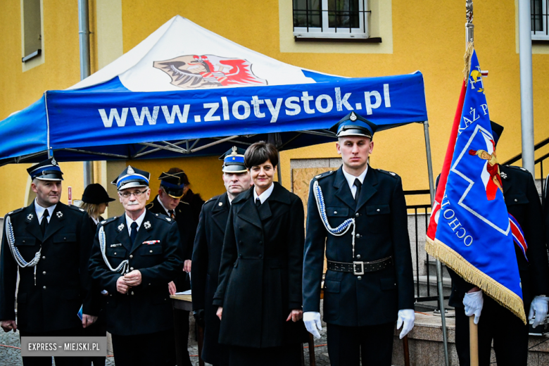 Oficjalne przekazanie nowego wozu strażakom-ochotnikom ze Złotego Stoku