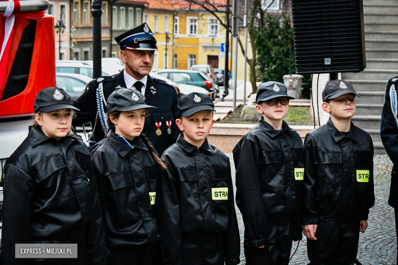 Oficjalne przekazanie nowego wozu strażakom-ochotnikom ze Złotego Stoku