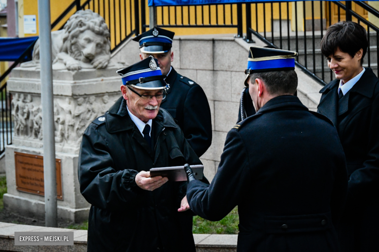 Oficjalne przekazanie nowego wozu strażakom-ochotnikom ze Złotego Stoku