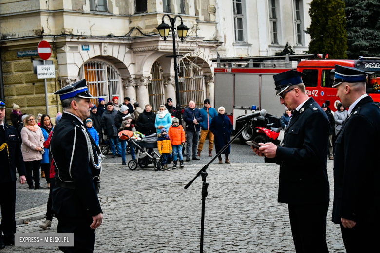 Oficjalne przekazanie nowego wozu strażakom-ochotnikom ze Złotego Stoku