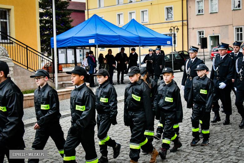 Oficjalne przekazanie nowego wozu strażakom-ochotnikom ze Złotego Stoku