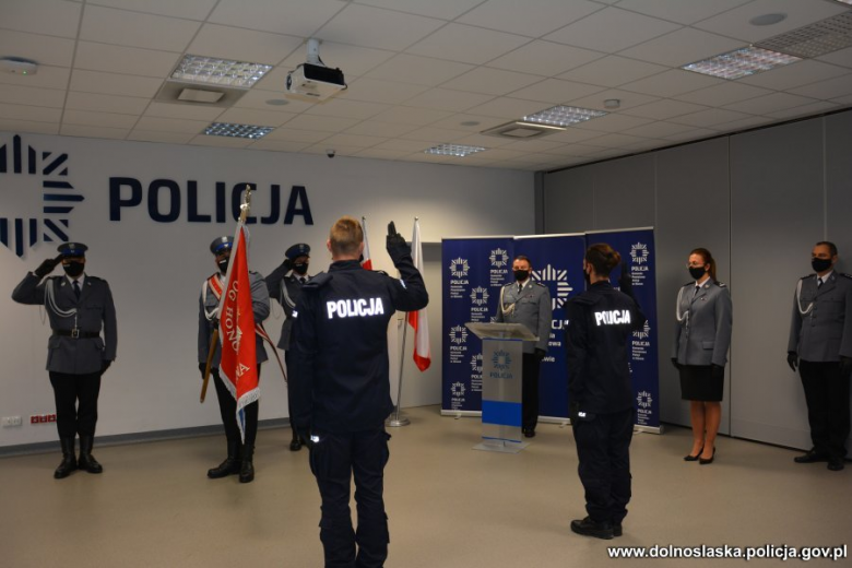 Ponad stu nowo przyjętych policjantów w garnizonie dolnośląskim