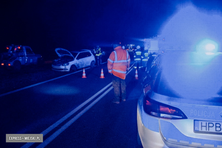 Zderzenie BMW i Skody między Ząbkowicami Śląskimi a Szklarami