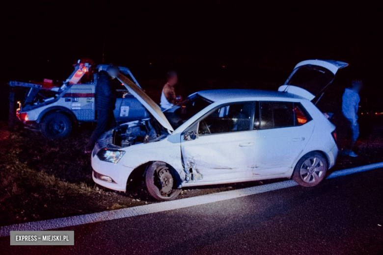 Zderzenie BMW i Skody między Ząbkowicami Śląskimi a Szklarami