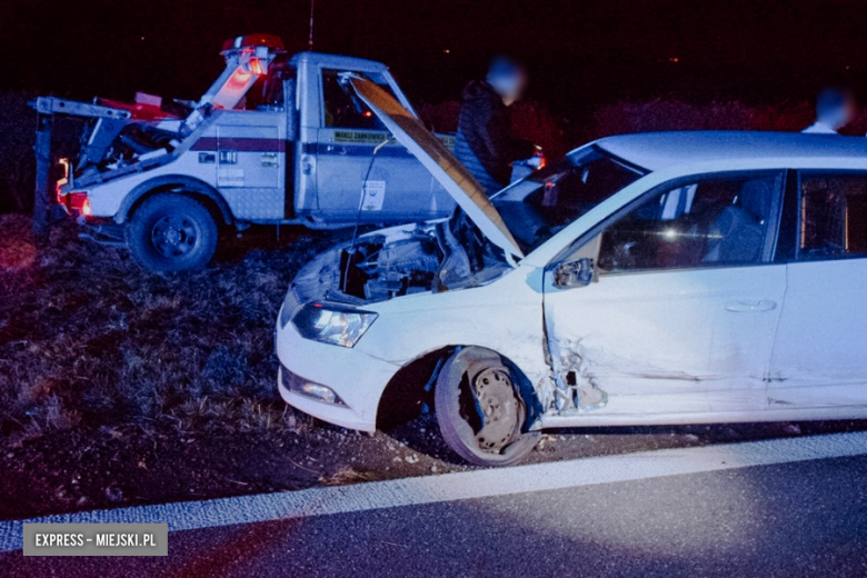 Zderzenie BMW i Skody między Ząbkowicami Śląskimi a Szklarami