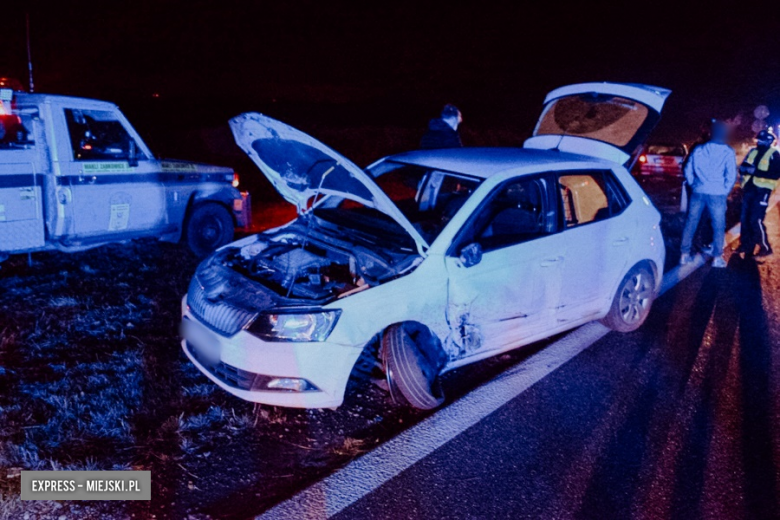 Zderzenie BMW i Skody między Ząbkowicami Śląskimi a Szklarami