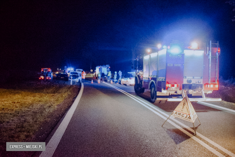 Zderzenie BMW i Skody między Ząbkowicami Śląskimi a Szklarami