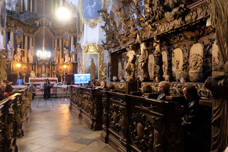 W gminie Ziębice przeprowadzono warsztaty, spotkania i wydarzenia artystyczne, które dały wyobrażenie o dawnych czasach i ukazały tradycje związane z rzemiosłem średniowiecznym