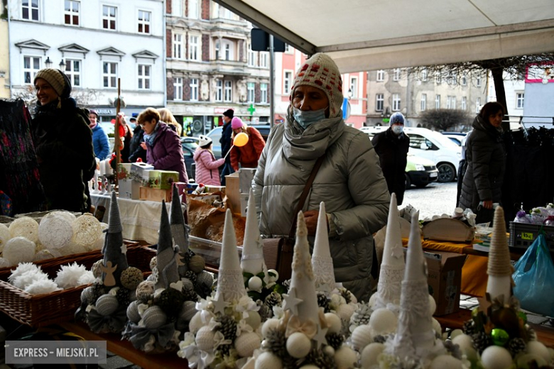 Świąteczny klimat podczas jarmarku w Ząbkowicach Śląskich [foto]