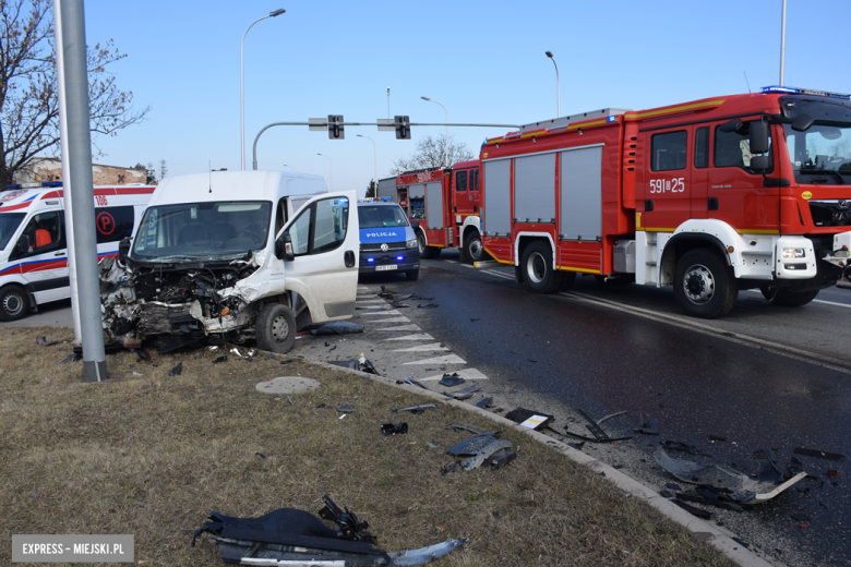 Zderzenie śmieciarki i dostawczego busa na krajowej ósemce w Braszowicach