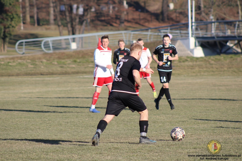 Klasa okręgowa: Zamek Kamieniec Ząbkowicki 4:0 (2:0) Pogoń Pieszyce