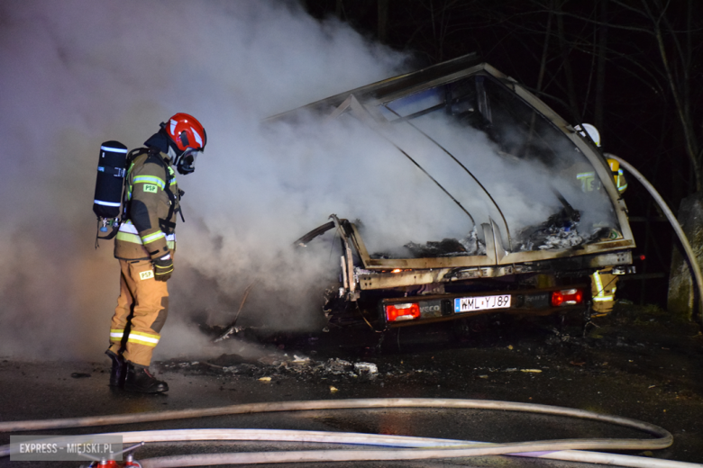 Pożar dostawczego iveco na ul. Fabrycznej w Bardzie