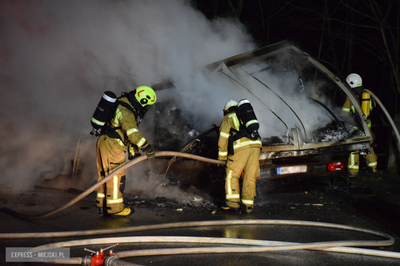 Pożar dostawczego iveco na ul. Fabrycznej w Bardzie