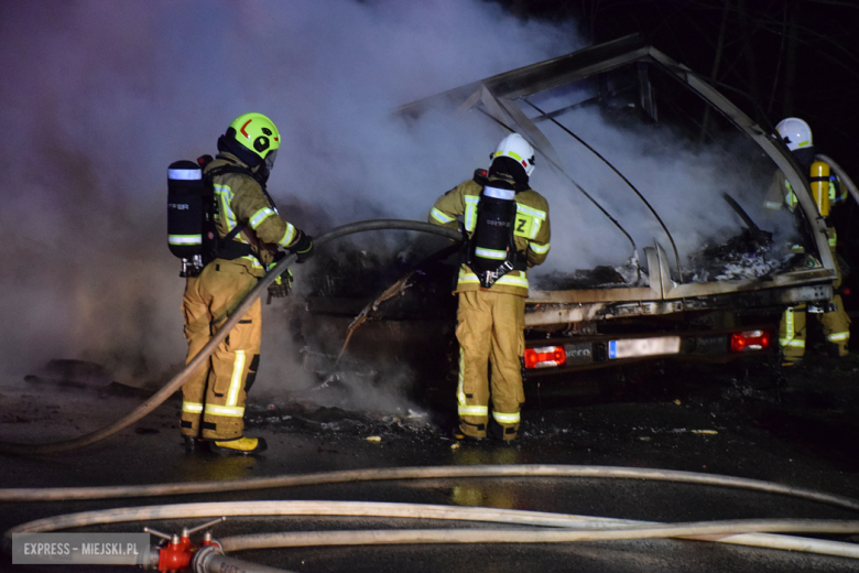 Pożar dostawczego iveco na ul. Fabrycznej w Bardzie