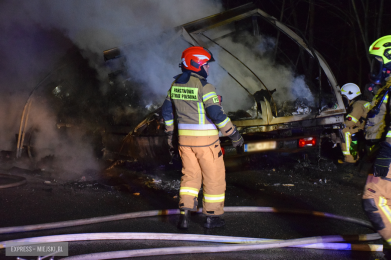 Pożar dostawczego iveco na ul. Fabrycznej w Bardzie