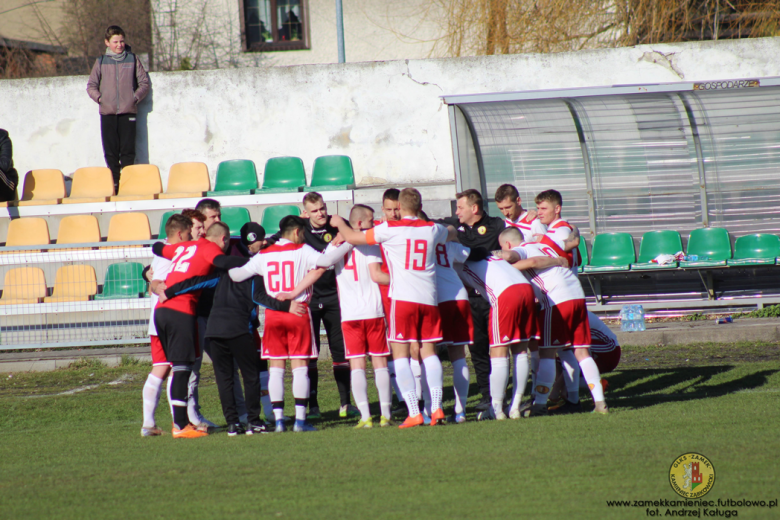 Klasa okręgowa: Zamek Kamieniec Ząbkowicki 3:0 (2:0) Kryształ Stronie Śląskie