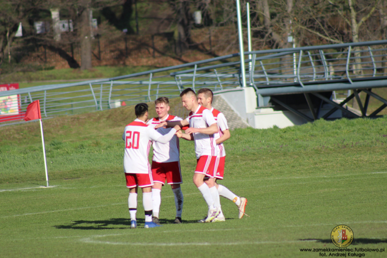 Klasa okręgowa: Zamek Kamieniec Ząbkowicki 3:0 (2:0) Kryształ Stronie Śląskie