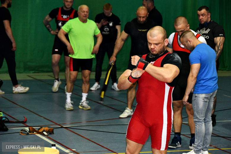 Otwarte Mistrzostwa Ząbkowic Śląskich w wyciskaniu sztangi [foto]