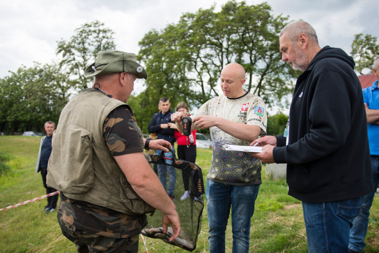 Wędkarskie zawody spławikowe z okazji Dnia Dziecka