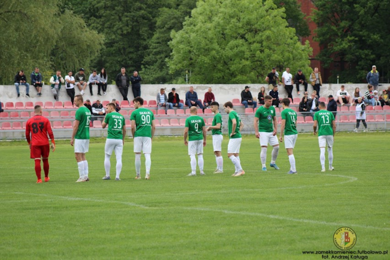 Orzeł wysoko pokonał Moto-Jelcz, w okręgówce derby dla Zamku